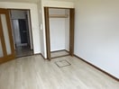 洋室（エアコン、照明付き） 山陽本線（中国）/倉敷駅 バス8分平田口下車:停歩12分 1階 築26年