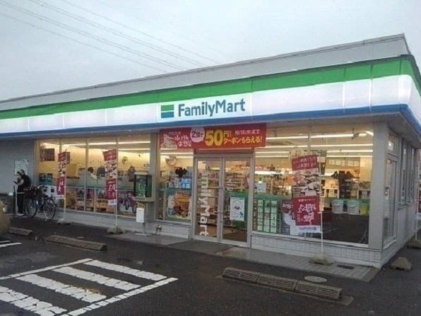 ファミリーマート倉敷中庄店まで400m 山陽本線（中国）/中庄駅 徒歩17分 2階 築31年