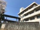 岡山市立妹尾中学校(中学校/中等教育学校)まで552m 宇野線<宇野みなと線>/妹尾駅 徒歩23分 1-2階 築33年