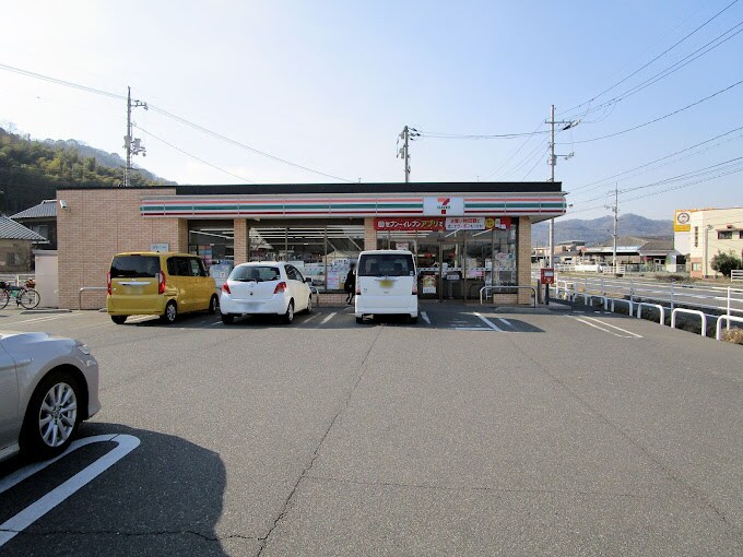 セブンイレブン 岡山植松店(コンビニ)まで457m 瀬戸大橋線/植松駅 徒歩4分 1階 築39年