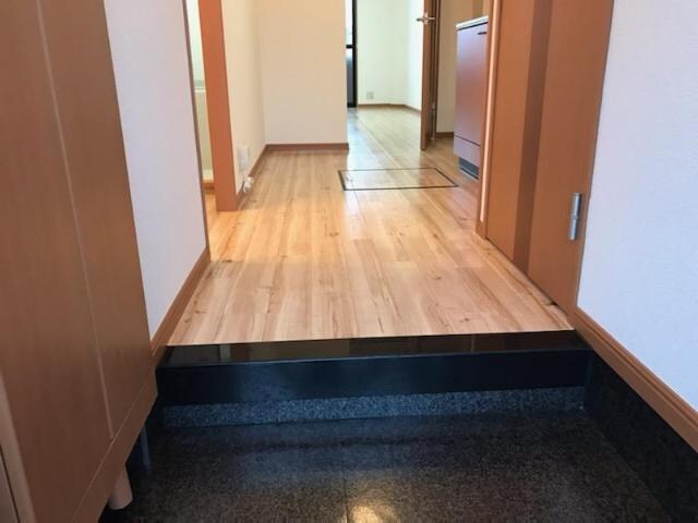 玄関 山陽本線（中国）/倉敷駅 バス7分百舌鳥ヶ鼻下車:停歩8分 1階 築19年