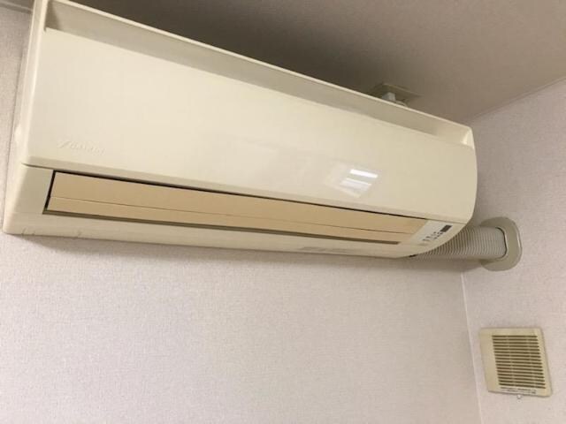 エアコン 山陽本線（中国）/倉敷駅 バス7分百舌鳥ヶ鼻下車:停歩8分 1階 築19年