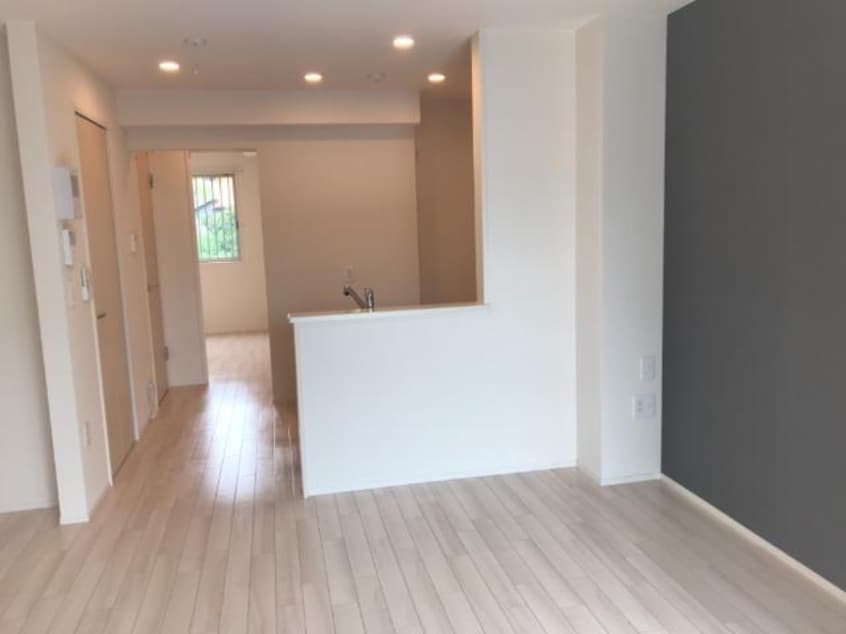 リビング 山陽本線（中国）/新倉敷駅 バス21分上成下車:停歩6分 1階 築6年