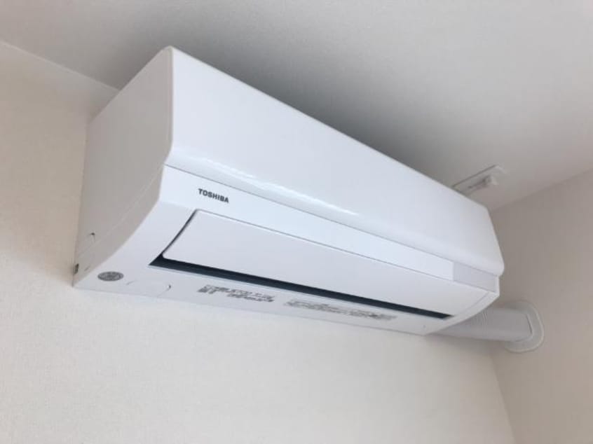 エアコン 山陽本線（中国）/新倉敷駅 バス21分上成下車:停歩6分 1階 築6年