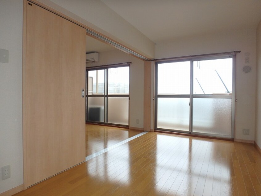  水島臨海鉄道水島本線/球場前駅 徒歩20分 3階 築10年