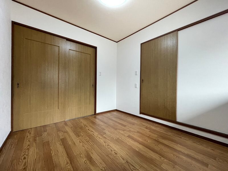 ディオマート北畝店 683m 高越マンション