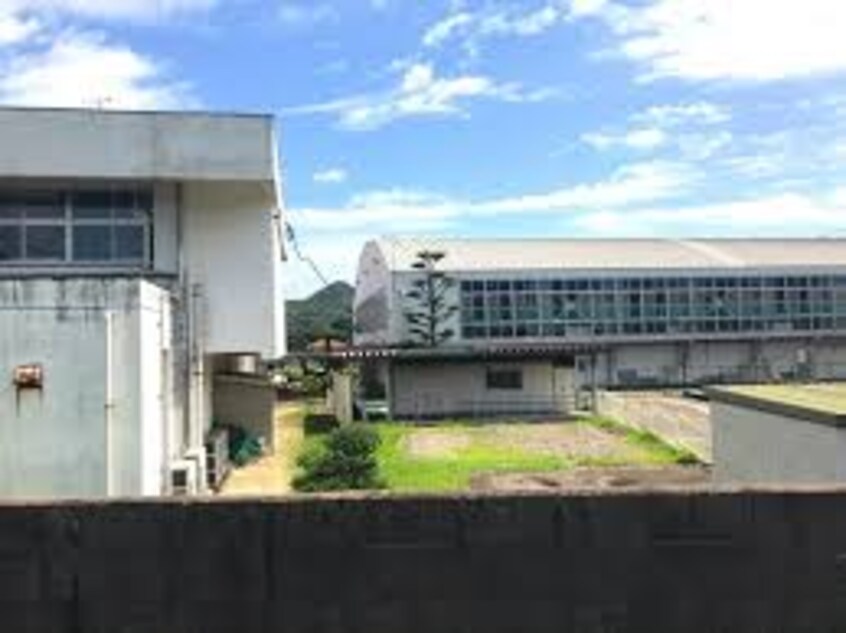 里庄町立里庄中学校 1260m コーポ高田