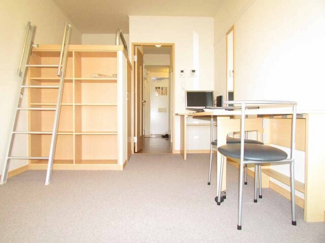  レオパレスソレイユ日比野