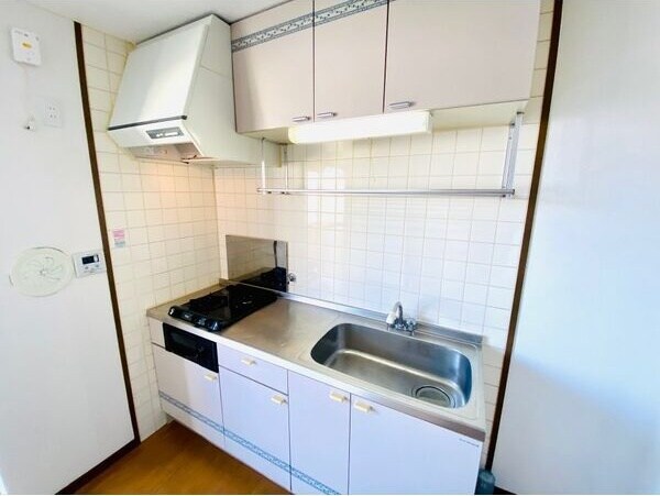  サンハウス横前