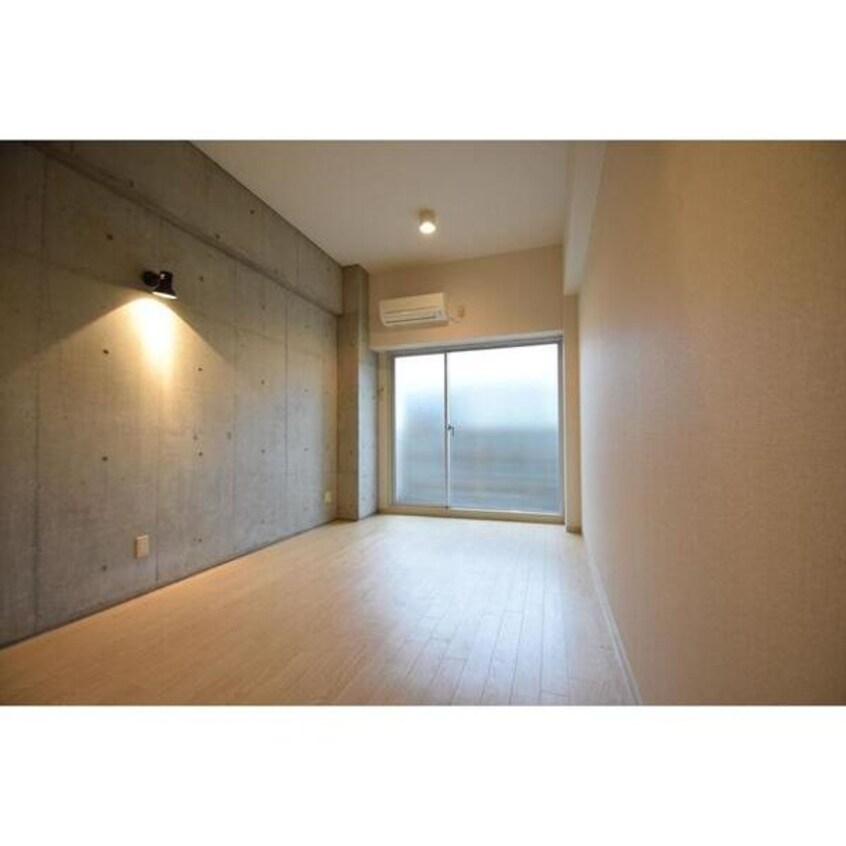 ※写真は同じマンションの違う部屋のものになります。 ノーサレンダー