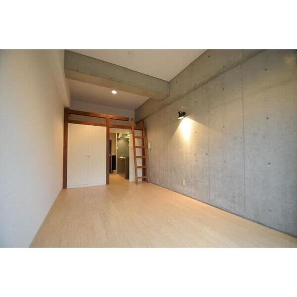 ※写真は同じマンションの違う部屋のものになります。 ノーサレンダー