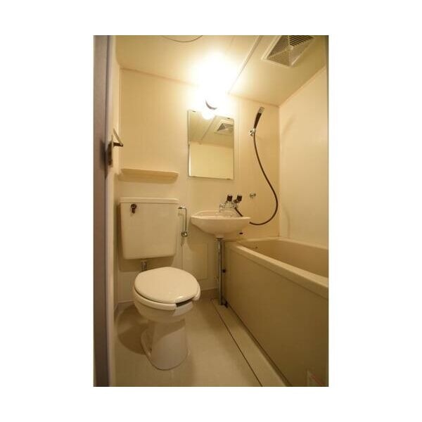 ※写真は同じマンションの違う部屋のものになります。 ノーサレンダー