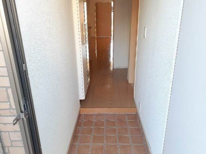  アンジュ　八田