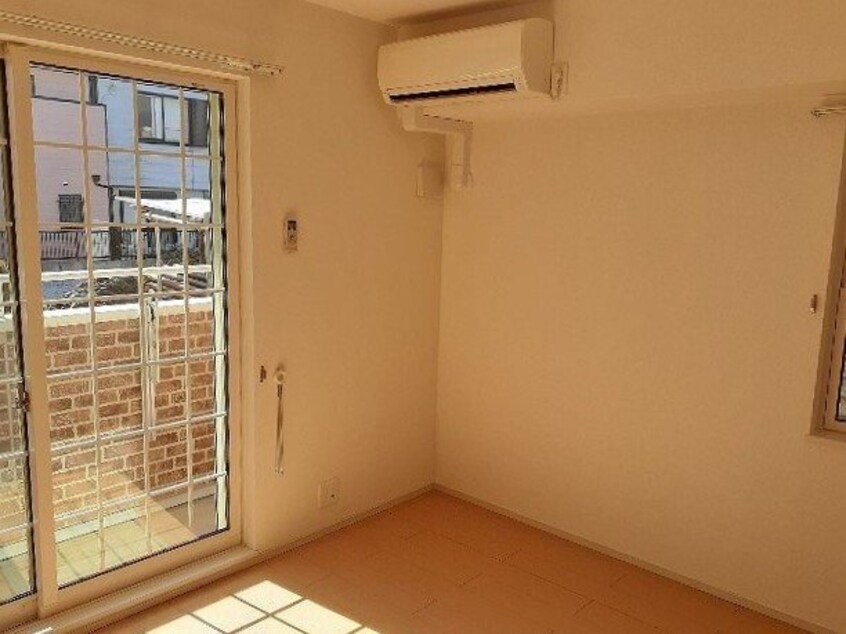  アンジュ　八田