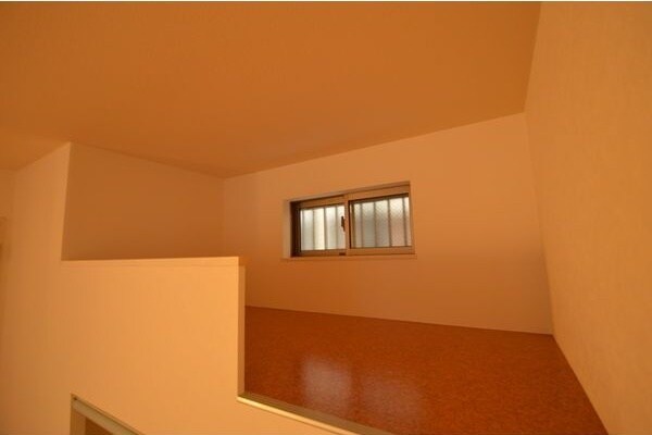  近鉄名古屋線/烏森駅 徒歩3分 2階 築18年