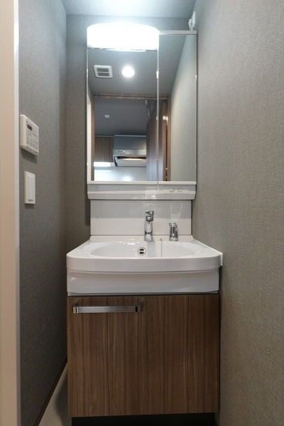  名古屋市営地下鉄鶴舞線/浅間町駅 徒歩8分 8階 築1年