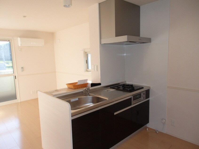 室内写真は別部屋の写真です。 eterno