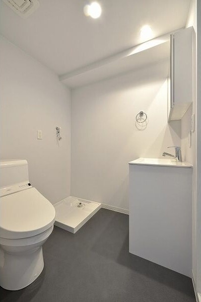  名古屋市営地下鉄名城線/志賀本通駅 徒歩8分 2階 築9年