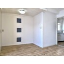 ※写真は同じマンションの違う部屋のものになります。 名古屋市営地下鉄東山線/千種駅 徒歩6分 5階 築40年