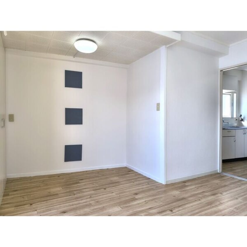 ※写真は同じマンションの違う部屋のものになります。 名古屋市営地下鉄東山線/千種駅 徒歩6分 5階 築40年