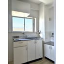 ※写真は同じマンションの違う部屋のものになります。 名古屋市営地下鉄東山線/千種駅 徒歩6分 5階 築40年