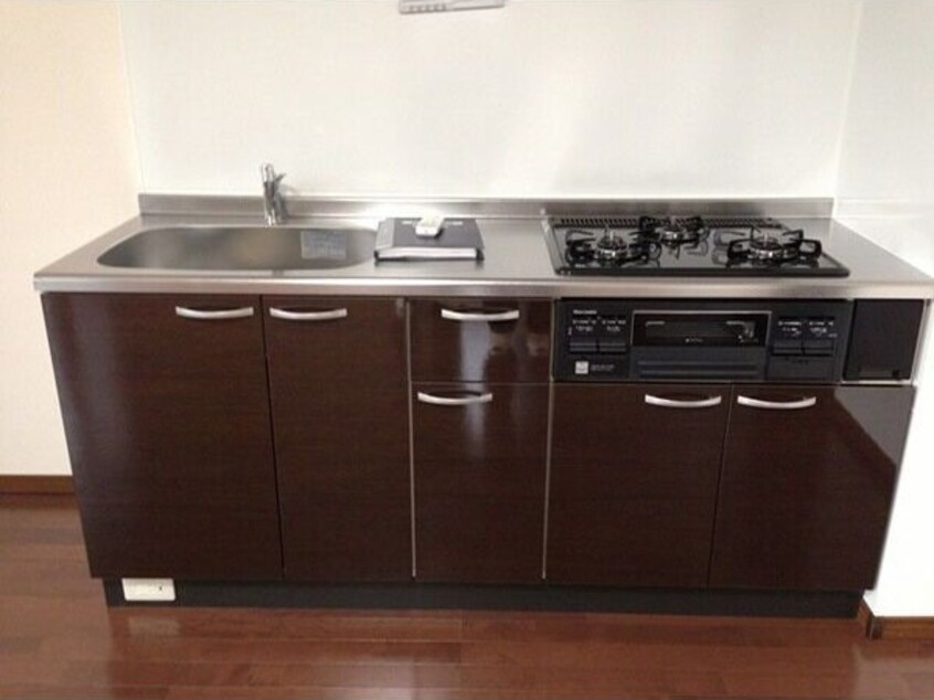 ※写真は同じマンションの違う部屋のものになります。 名古屋市営地下鉄東山線/中村公園駅 徒歩4分 2階 築11年