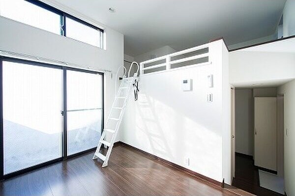  名古屋市営地下鉄鶴舞線/上小田井駅 徒歩5分 1階 築11年