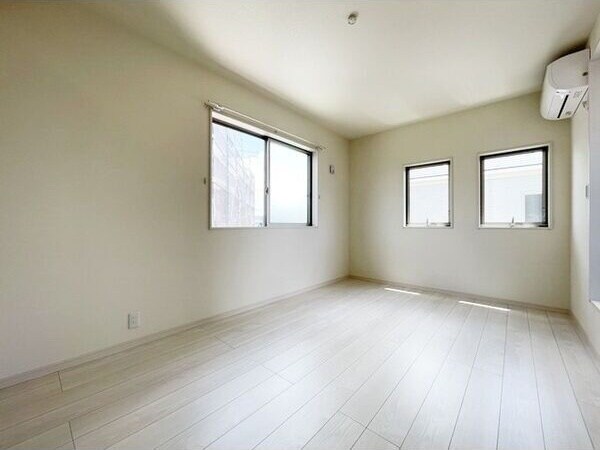  近鉄名古屋線/伏屋駅 徒歩17分 1-2階 築3年