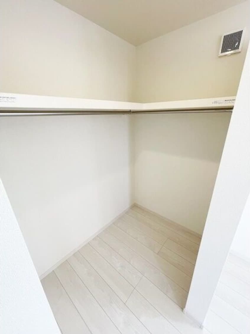  近鉄名古屋線/伏屋駅 徒歩17分 1-2階 築3年