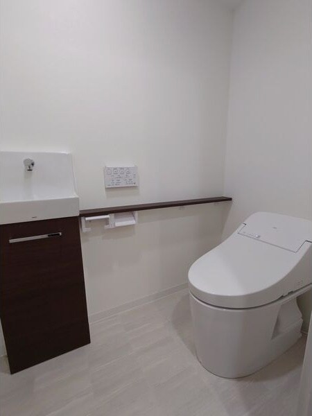  名古屋市営地下鉄名城線/久屋大通駅 徒歩5分 8階 築1年