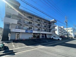 落ち着いた雰囲気の外観です