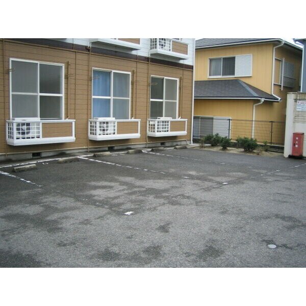  名鉄常滑線・空港線/新日鉄前駅 徒歩15分 1階 築28年