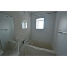 ※写真は同じマンションの違う部屋のものになります。 東海道本線/名古屋駅 徒歩8分 1階 築12年