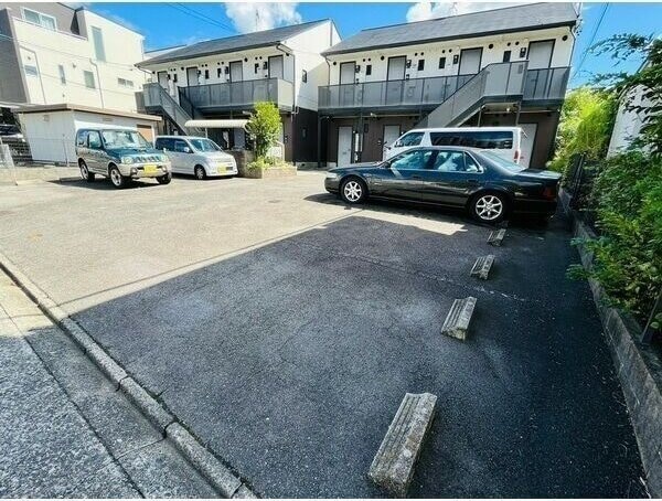  ヤングパレスB棟