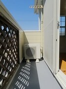 暖かな日差しのふりそそぐバルコニー グレイス市場木