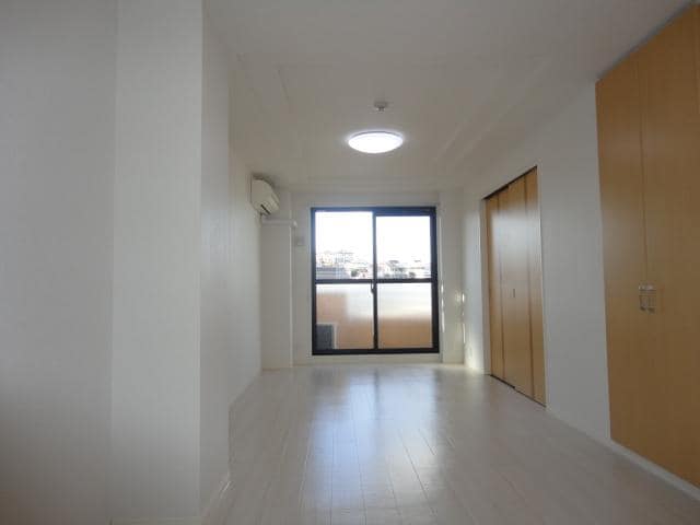 リビング サンシャインスクエア