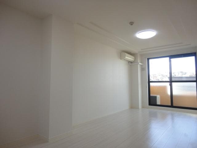 リビング サンシャインスクエア