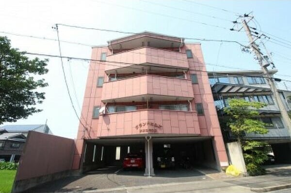  グランドヒルズ供米田5番館