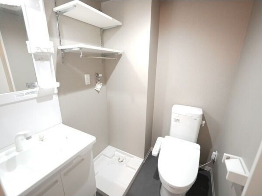  名古屋市営地下鉄名港線/日比野駅 徒歩8分 1階 築6年