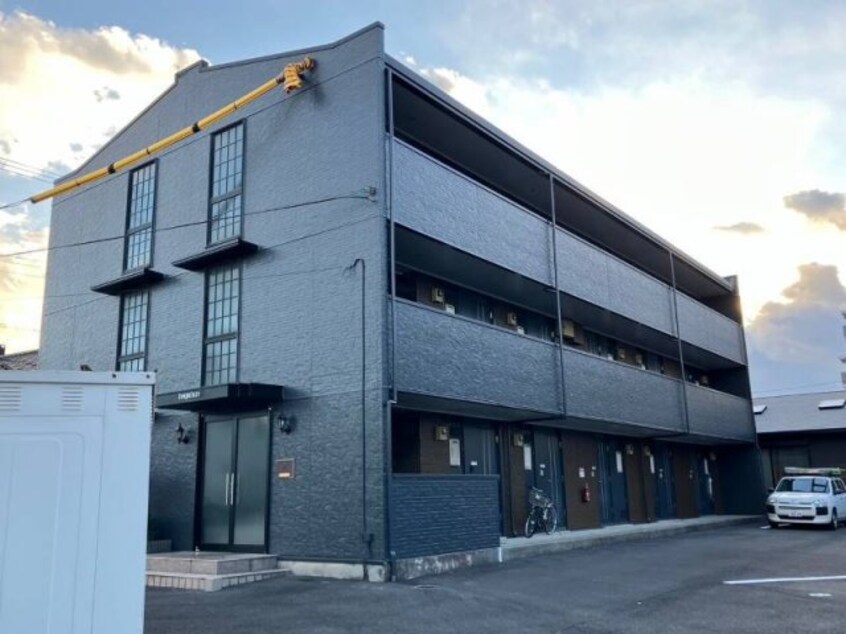  レオパレス愛松