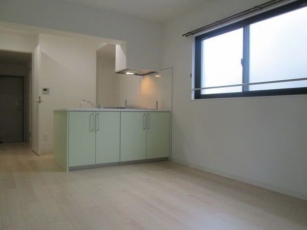  名古屋市営地下鉄東山線/新栄町駅 徒歩12分 3階 築7年