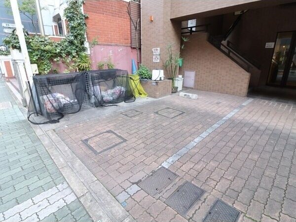  名古屋市営地下鉄東山線/栄駅 徒歩5分 4階 築27年