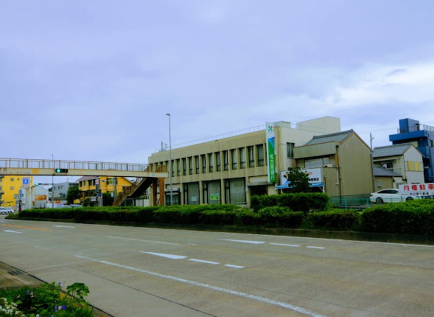 名古屋銀行東中島支店(銀行)まで820m 名古屋臨海高速鉄道<あおなみ線>/南荒子駅 徒歩8分 1-2階 築11年