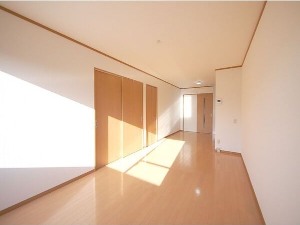 ※写真は同じマンションの違う部屋のものになります。 ベルガーデン伊織