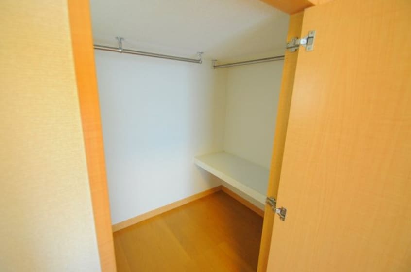  レオパレス丸根