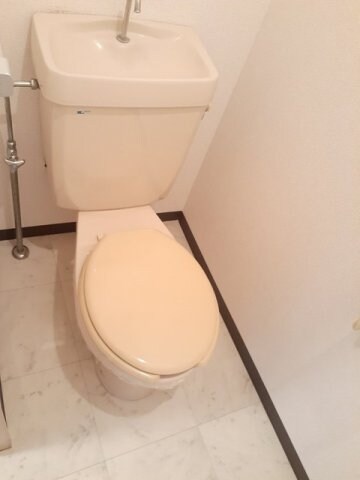  クレセント新町