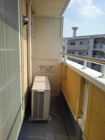 開放的で明るい空間を演出してくれるバルコニーです ハレレア