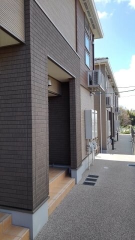 落ち着いたエントランスです レガーロ　ノースⅡ