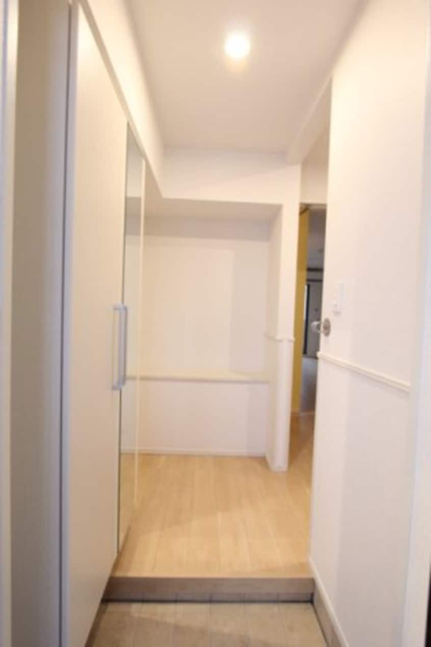 収納もある玄関です レガーロ　ノースⅡ