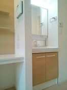 コンパクトで使いやすい洗面所 ｇｌａｎｚ　Ｂ